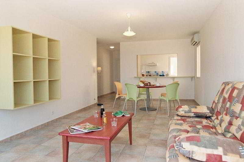 Les Pins 2* Calvi (Corsica)