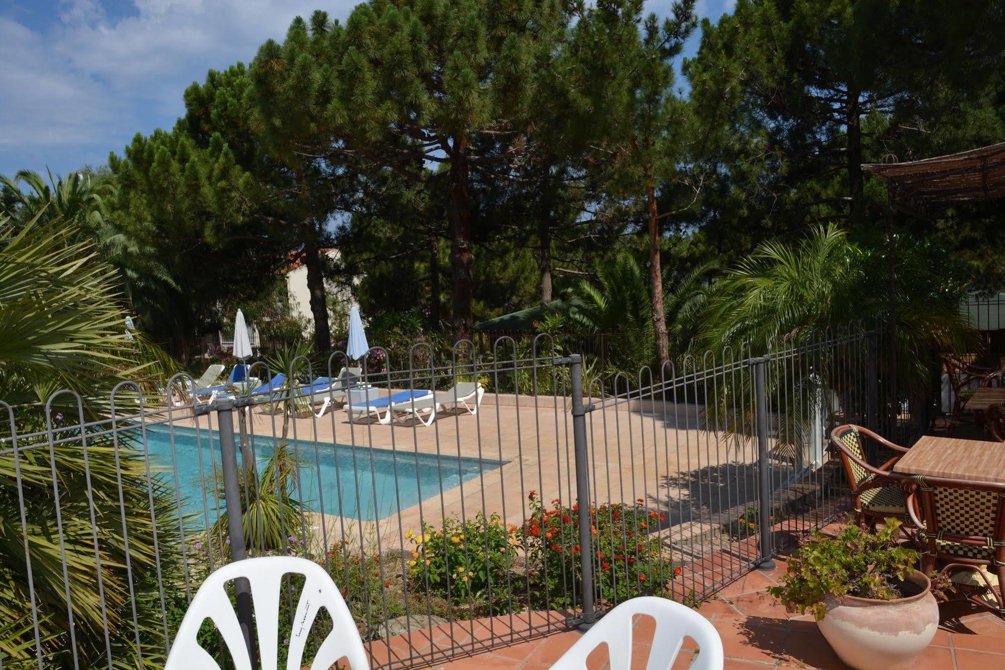 Les Pins Aparthotel Calvi (Corsica)