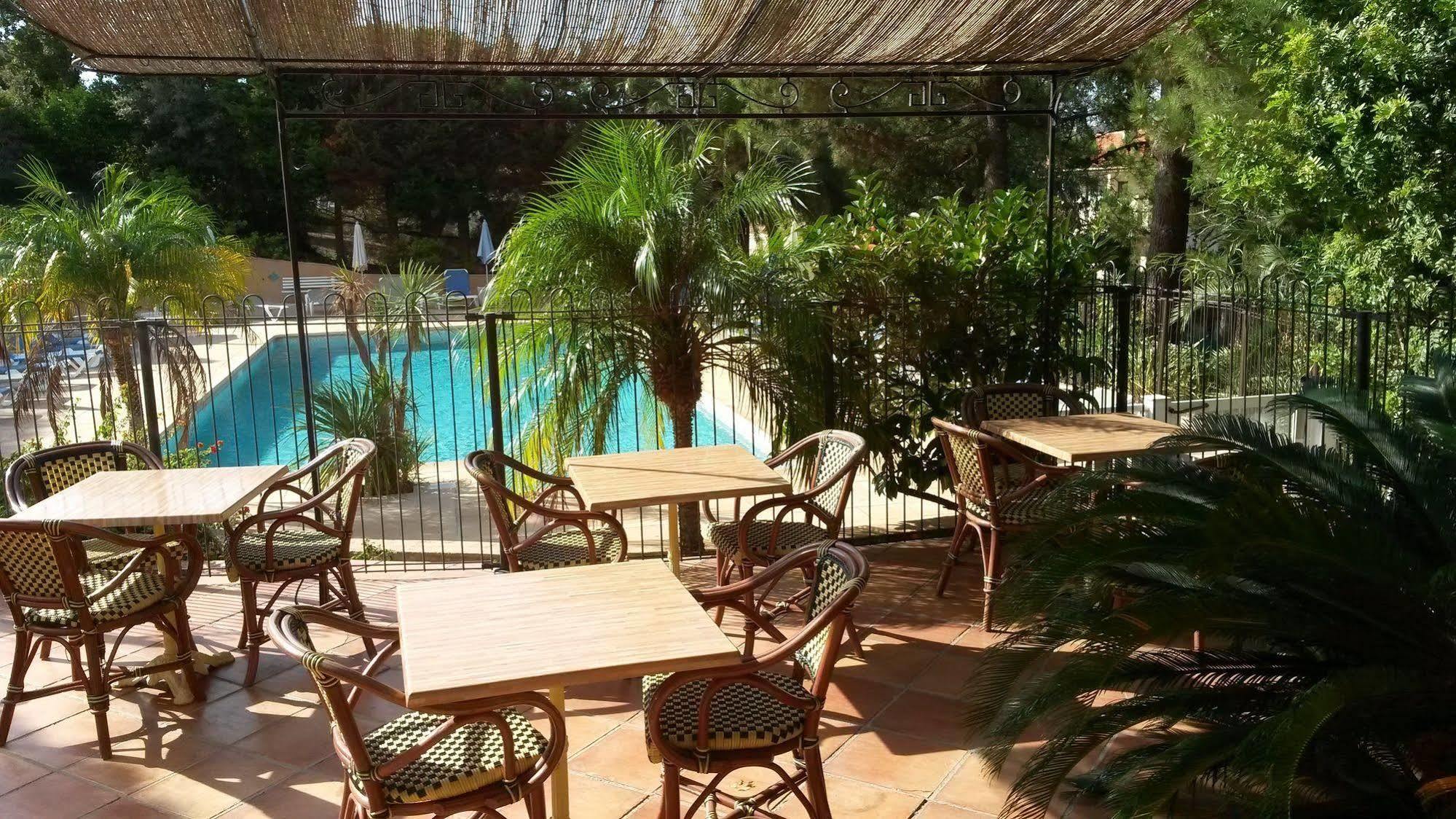 Aparthotel Les Pins 2*